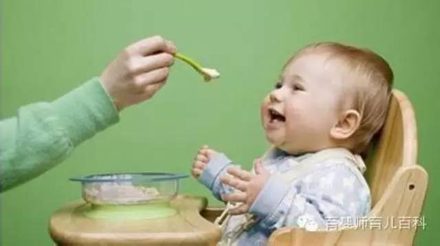 寶寶添加輔食后出現(xiàn)便秘怎么辦？