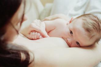新生兒母乳喂養(yǎng)方法