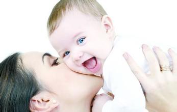 母乳喂養(yǎng)的正確姿勢
