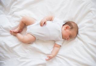 寶寶吃母乳拉稀怎么辦